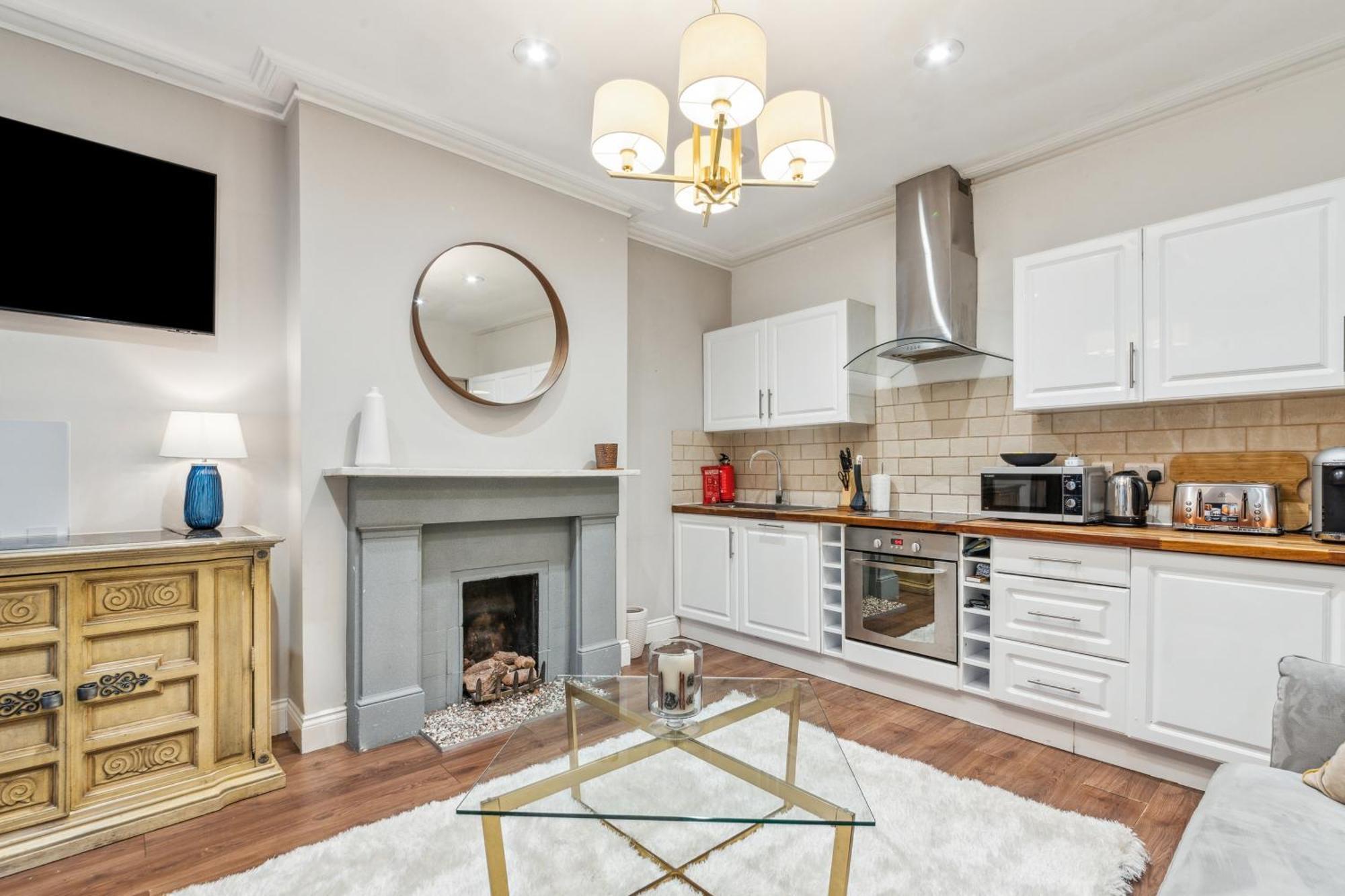 Stunning 2Bed 2Bath Apt In Earls Court Sleeps Six London Exteriör bild
