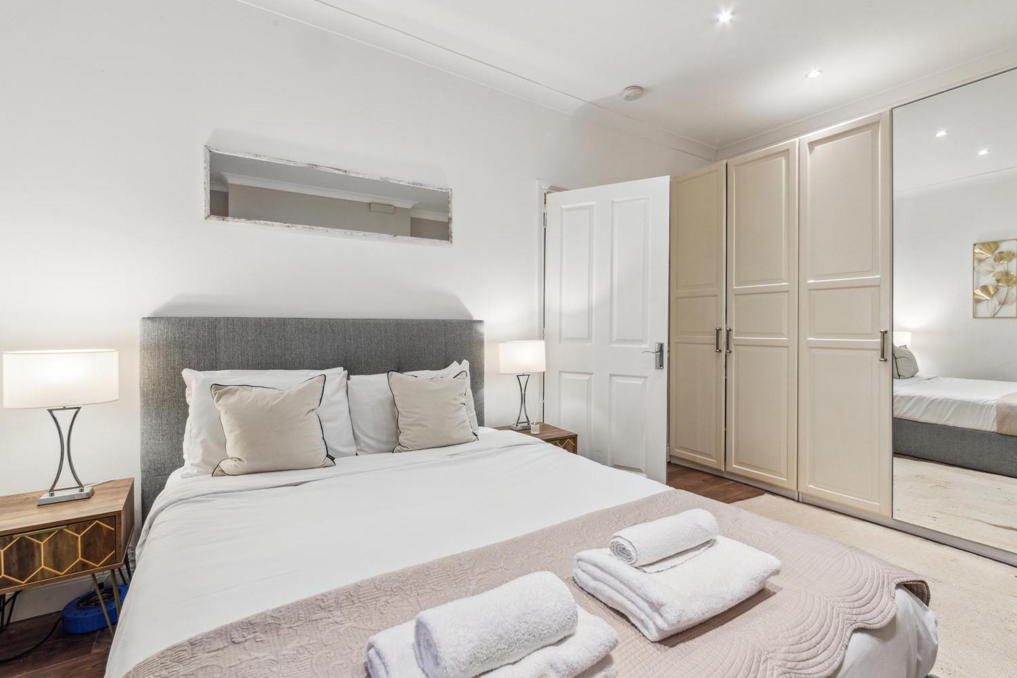 Stunning 2Bed 2Bath Apt In Earls Court Sleeps Six London Exteriör bild
