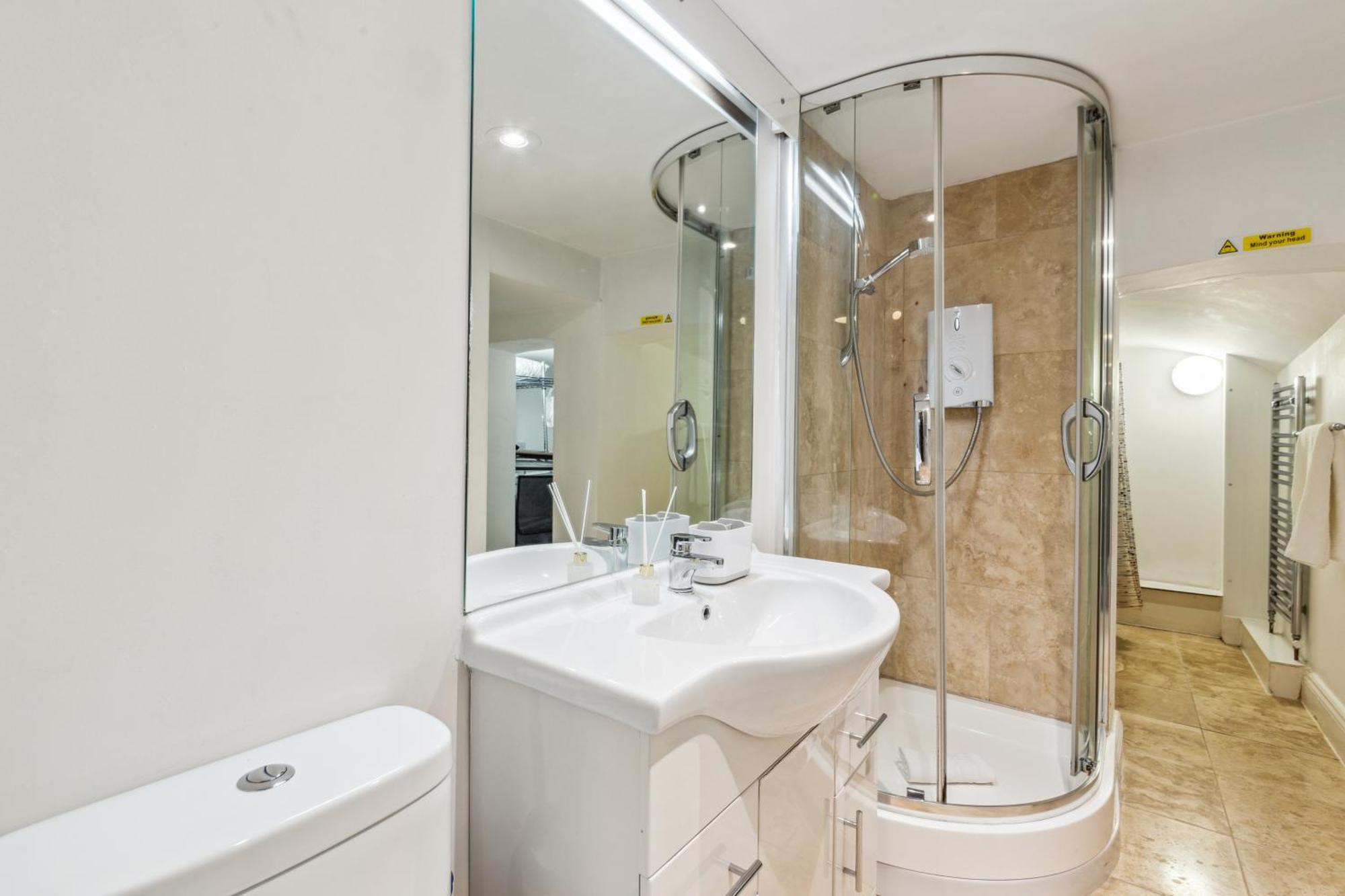 Stunning 2Bed 2Bath Apt In Earls Court Sleeps Six London Exteriör bild